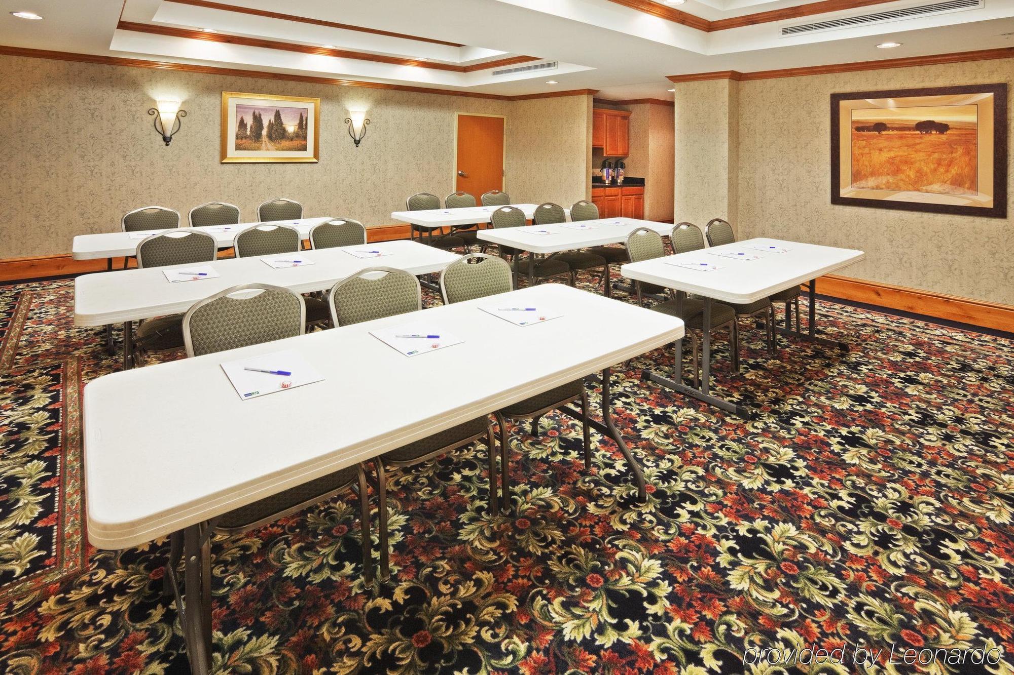 Holiday Inn Express Hotel & Suites Lawton-Fort Sill By Ihg Съоръжения снимка